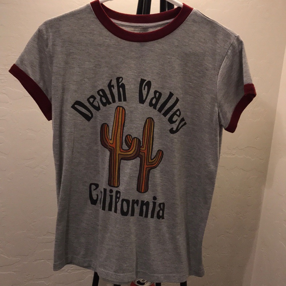Soft cotton t-shirt with design on front